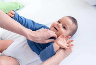 تعویض لباس نوزادان